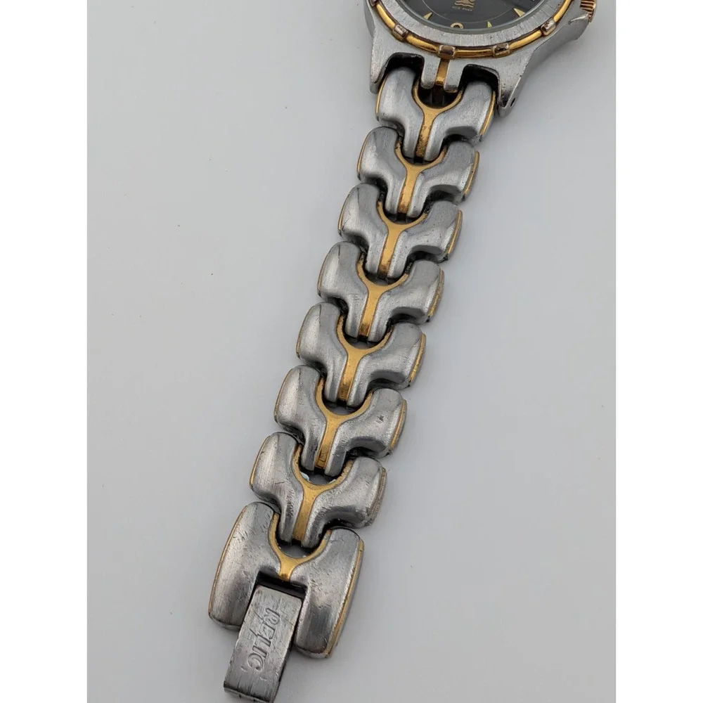 Relic Wet Watch Women‎ 26mm Case 5.75